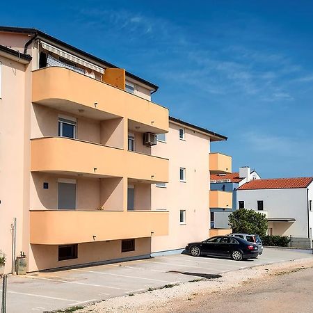 Apartment Frlan Liznjan Exterior photo