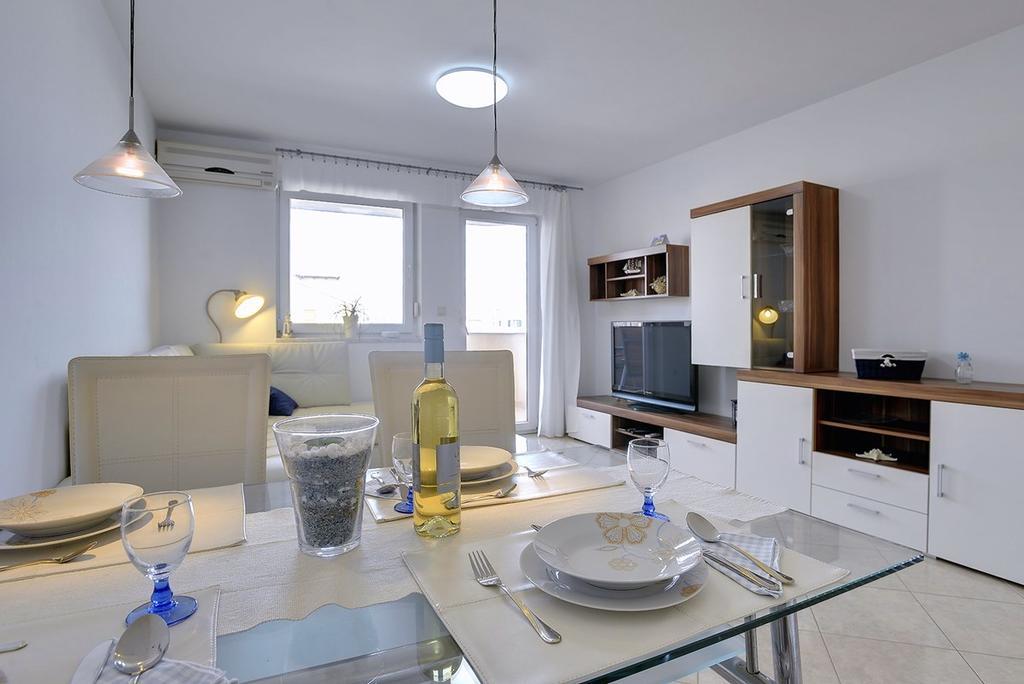 Apartment Frlan Liznjan Exterior photo