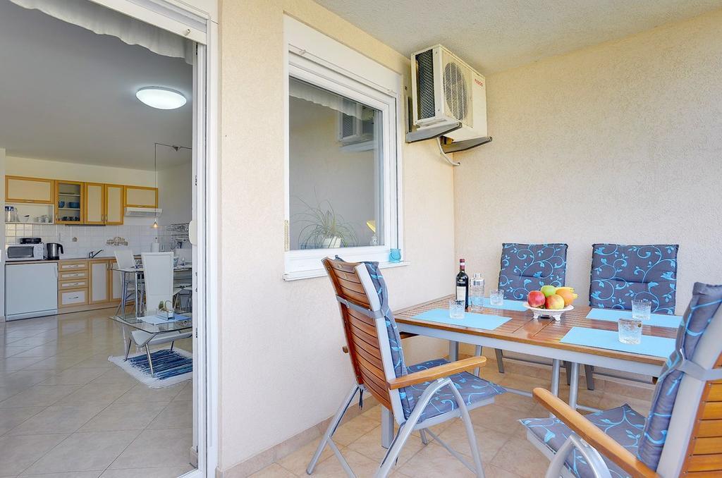 Apartment Frlan Liznjan Exterior photo